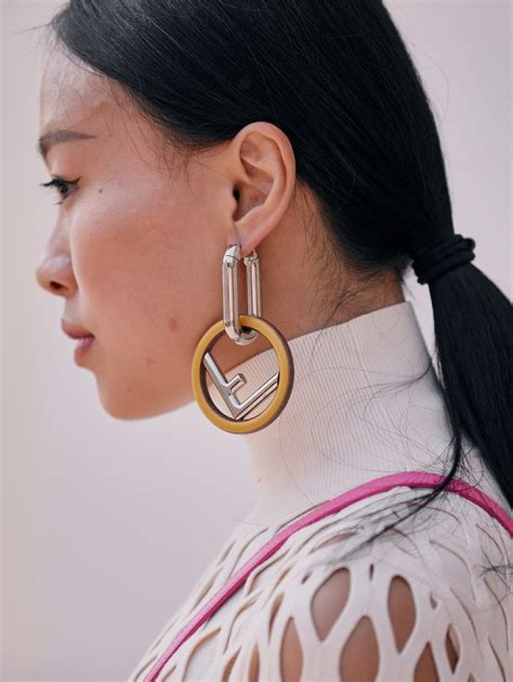 5 Tips for Wearing Statement Jewelry If You're Over 65, According to Stylists