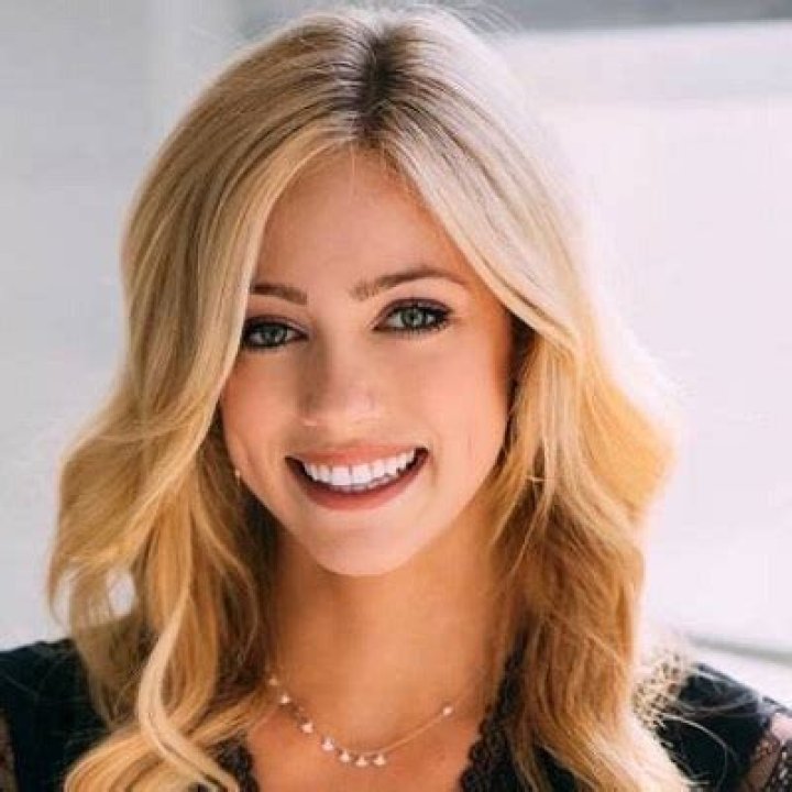 Abby Hornacek Salary at Fox; Is she Married? (Bio, Relationship, Age, Net worth)