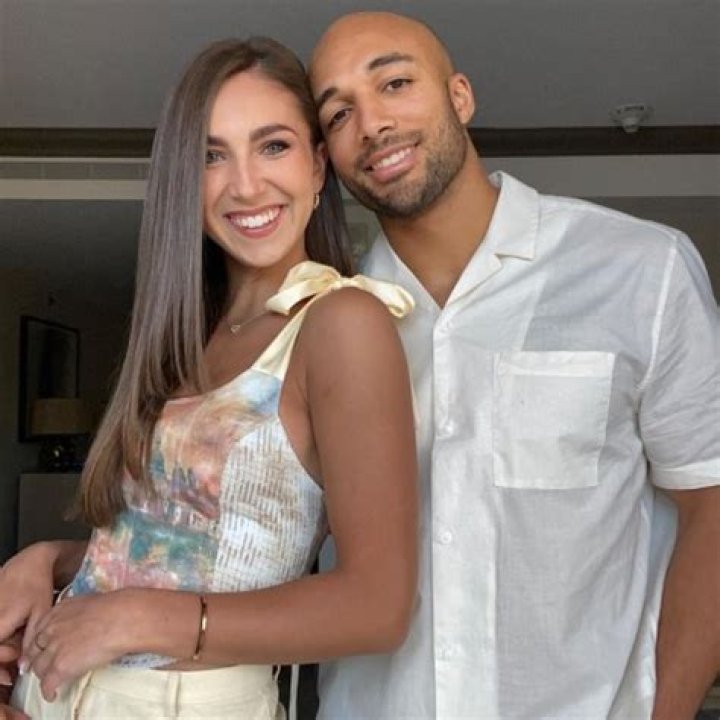 Austin Ekeler Biography-salary, net worth, married, relationship, children, affair, career, dating, age, contract, stats, mother