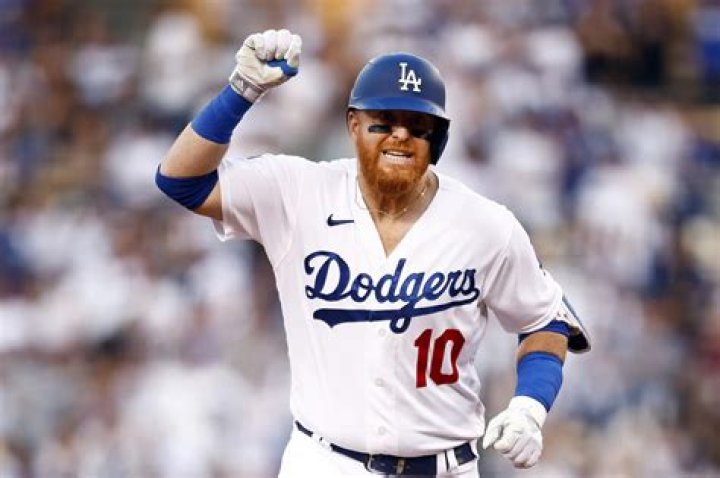 Boston Red Sox Sign Long-Time Dodger Justin Turner to a 2-Year $22 Million Contract – Celeb Secrets