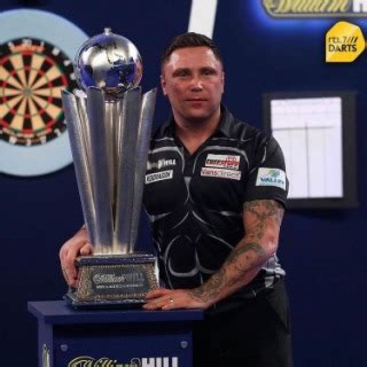 Can the 2021 World Grand Prix winner Jonny Clayton win World Championship? His net worth and wife