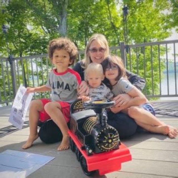 Career of Amber Seyer, net worth and her husband Barry Zito