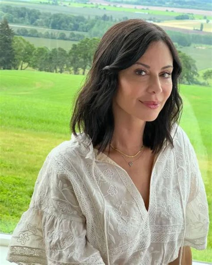 Catherine Lisa Bell’s Neck Scar: Did She Treat It?