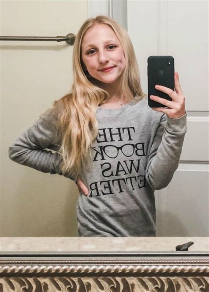 Clara Lukasiak Height, Weight, Age, Boyfriend, Family, Facts, Biography