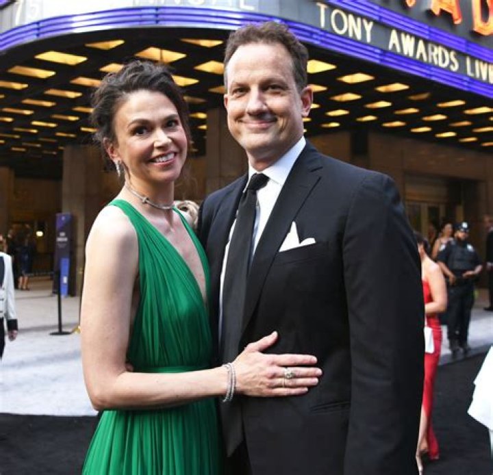 Dancing On Glass Star Is Dating Her Former Co-Star In 2022!