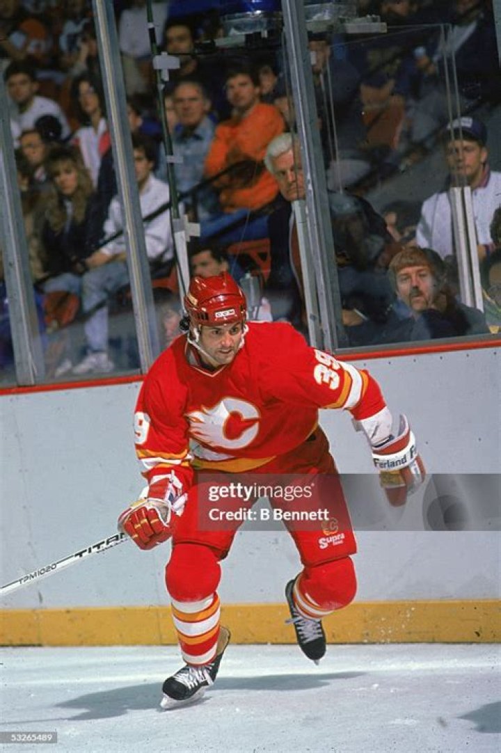Doug Gilmour - Canadian ice hockey player Biography, Net Worth