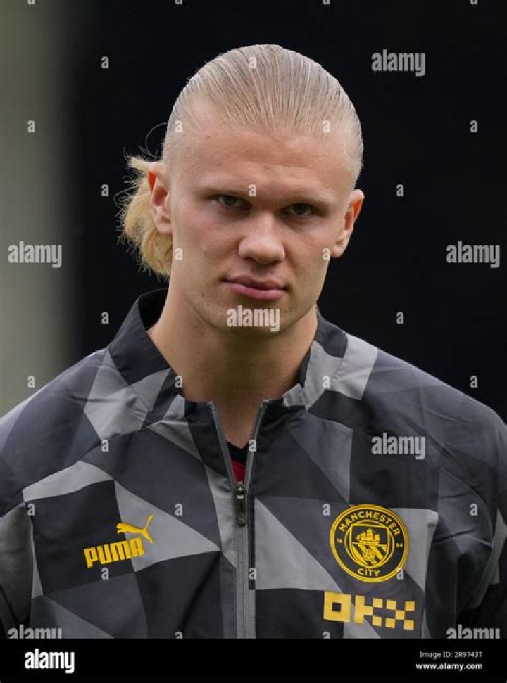 Erling Braut Haaland Salary at Dortmund in 2020; One of the Highest-Paid Teenagers; His Career stats, Goals, Family, Relationship, Girlfriend