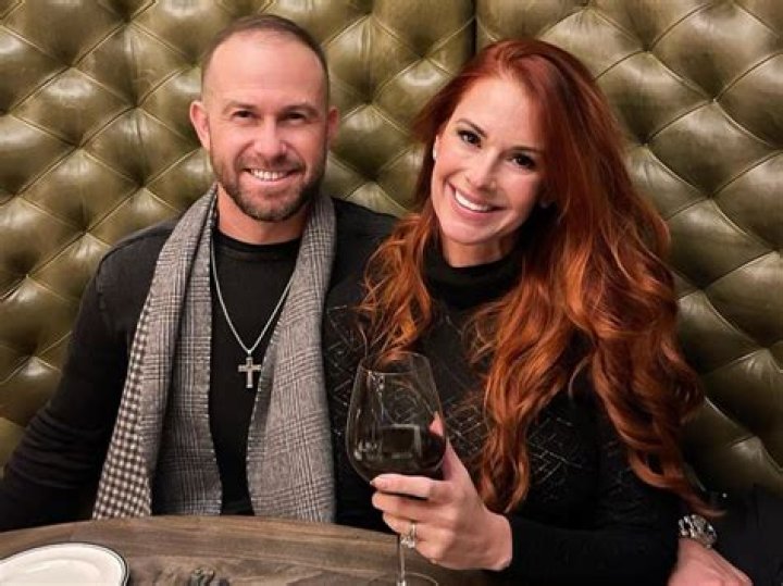 
Evan Longoria is living Happily with his Wife Jaime Faith Edmondson,Know about their Relationship