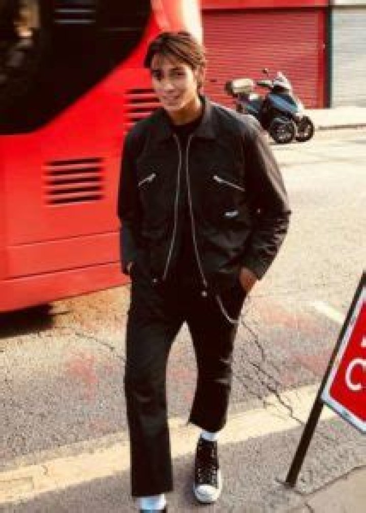 Evan Mock Height, Weight, Age, Girlfriend, Family, Facts, Biography