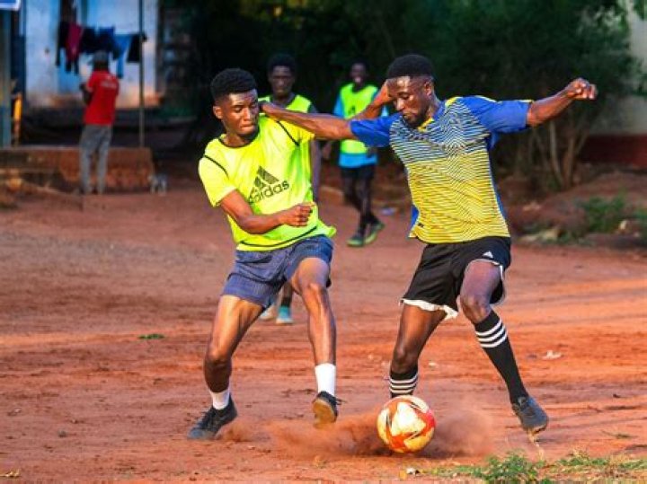Former Zambian Professonal Football Player Kalusha Bwalya's Biography, Family, Parents, Net Worth, Salary, FIFA, Stats, Wife and Children
