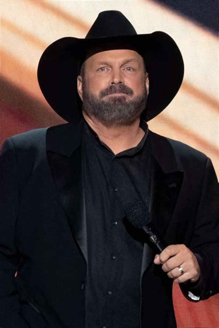 Garth Brooks Announces A Special Live Rewatch Of His Record-Breaking Central Park Concert