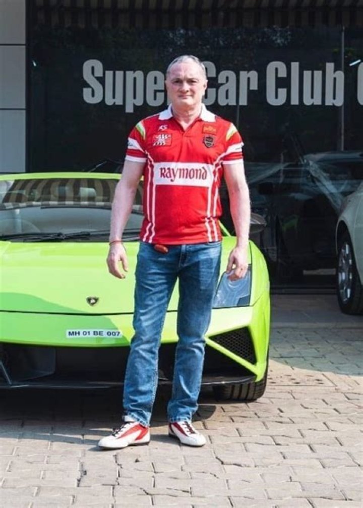 Gautam Singhania Height, Weight, Family, Spouse, Education, Biography
