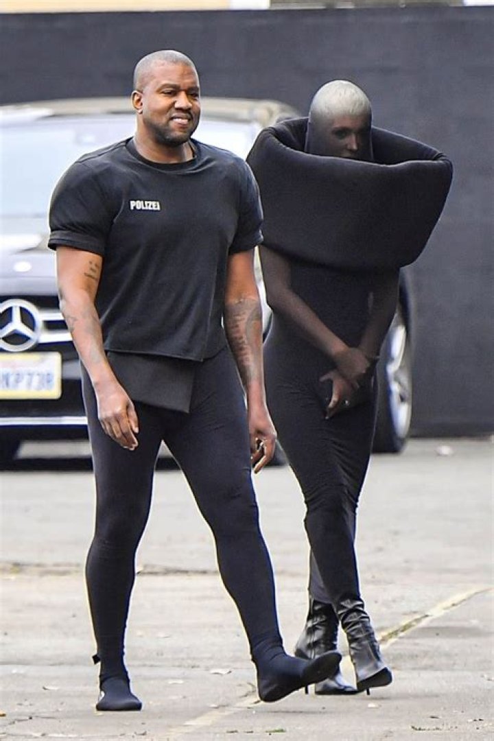 Is Kanye West Left-Handed?