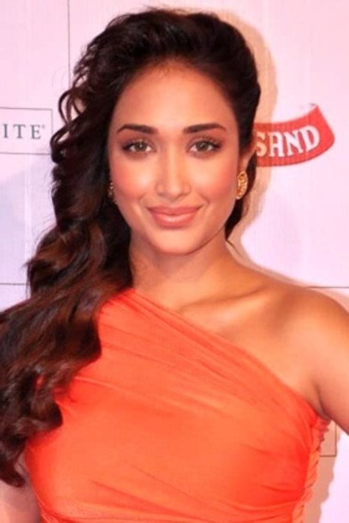 Jiah Khan Height, Weight, Age, Body Statistics