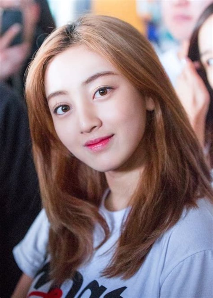 Jihyo (Twice) Height, Weight, Age, Boyfriend, Facts, Biography