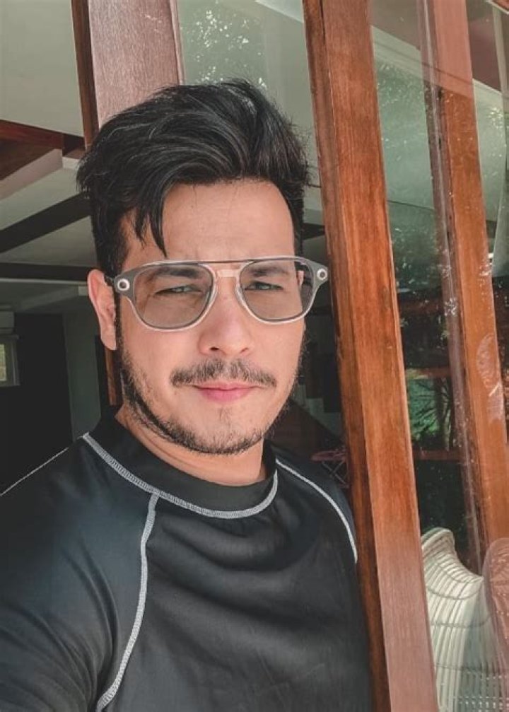 John Prats Height, Weight, Age, Body Statistics