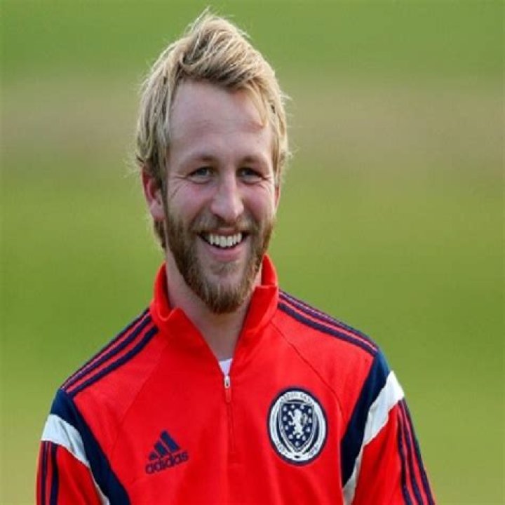Johnny Russell Salary & Net Worth In 2020 (Age, Height, Weight, Stats, Dating, Married)