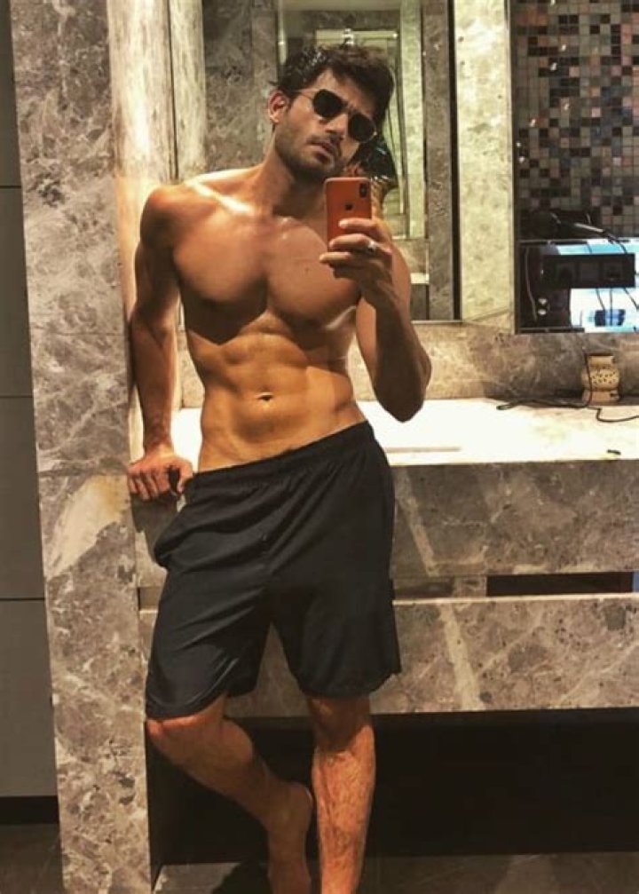 Karan Tacker Height, Weight, Age, Body Statistics