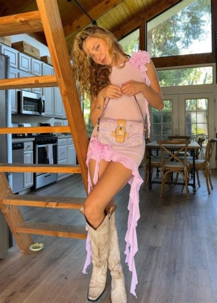 Luna Montana Height, Weight, Age, Boyfriend, Family