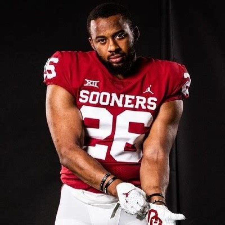 NFL Draft Prospect Kennedy Brooks Biography (Age, Family, Height, Stats, Contract, Salary, Affair, Girlfriend)