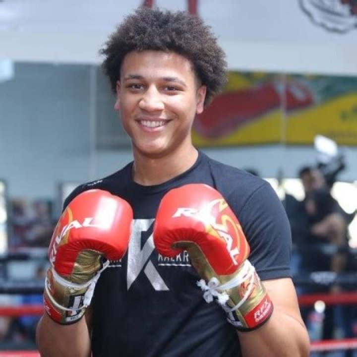 Pro Boxer Tristan Kalkreuth Earnings and Net worth (Age, Next Fight, Family, Girlfriend)