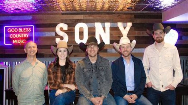 Randall King Signs A Publishing Deal With Sony Music Publishing Nashville