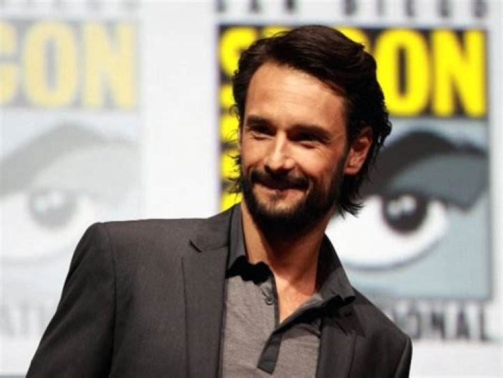 Rodrigo Santoro Height, Weight, Age, Girlfriend, Biography, Family