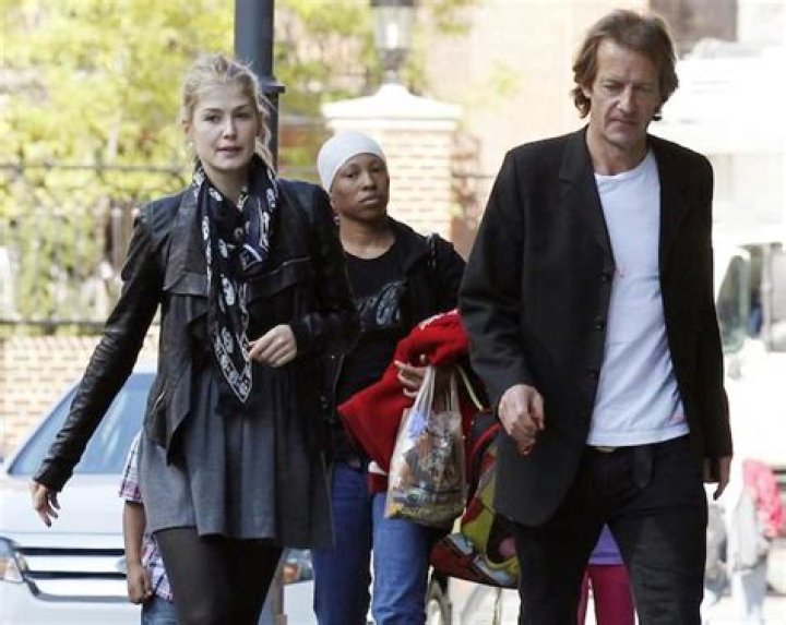 Rosamund Pike Height, Weight, Age, Boyfriend, Family, Facts, Biography