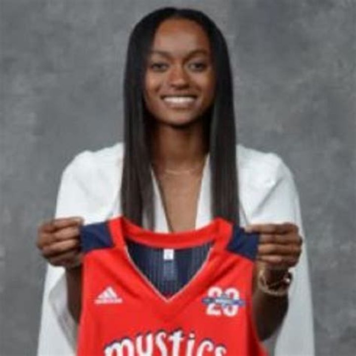 Shatori Walker-Kimbrough WNBA Salary and Net worth (Family, Affair, Girlfriend, Age)
