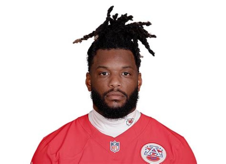 Shilique Calhoun's Contract, Salary, and Earnings in 2019; How much Net worth does he have?