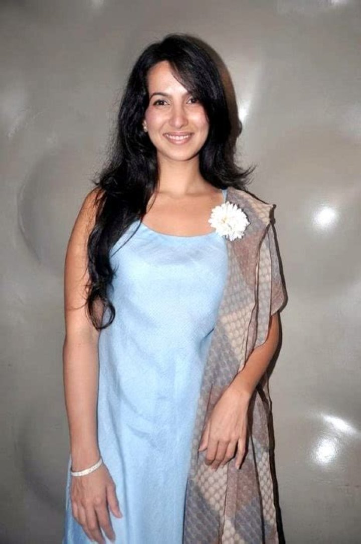 Shraddha Nigam Height, Weight, Age, Body Statistics