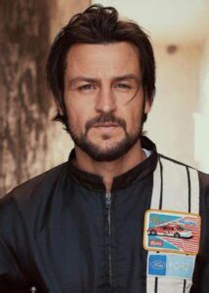 Tyler Hynes Height, Weight, Age, Family, Biography, Facts