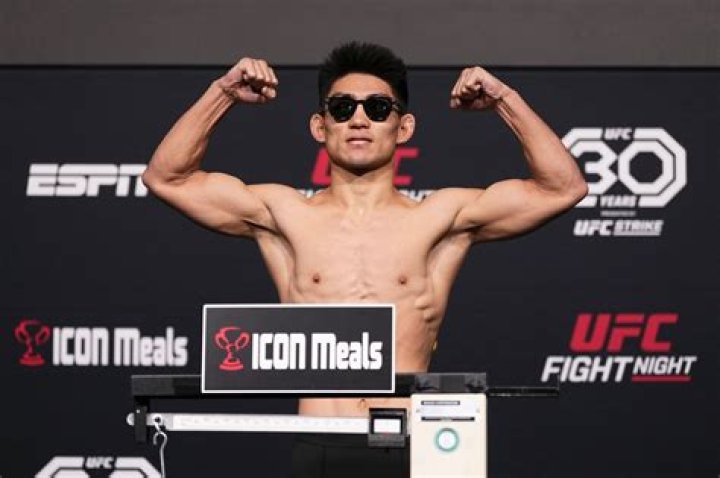 UFC Fighter Song Yadong's Bio, Family, Siblings, Matches, Earnings, Sponsors, Net Worth, Wife, Son, Stats