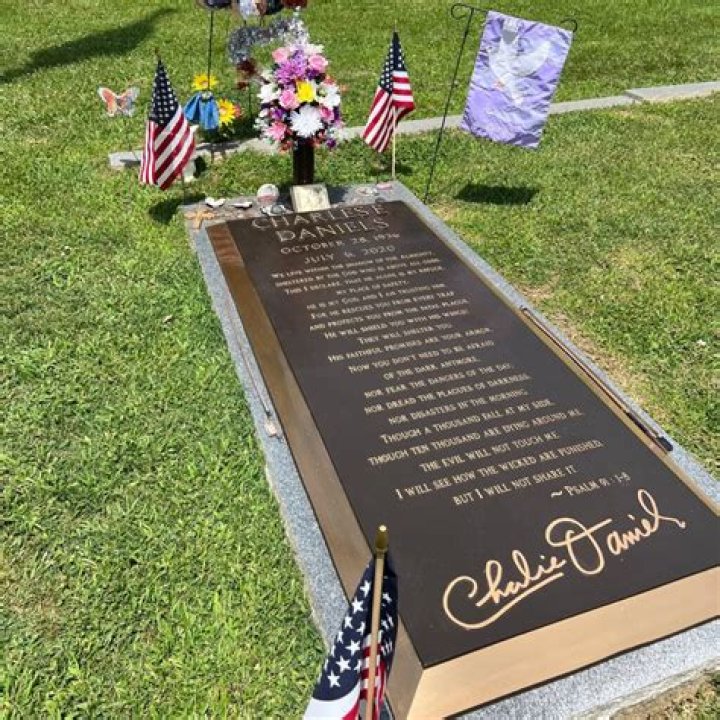 Was Charlie Daniels In The Military?